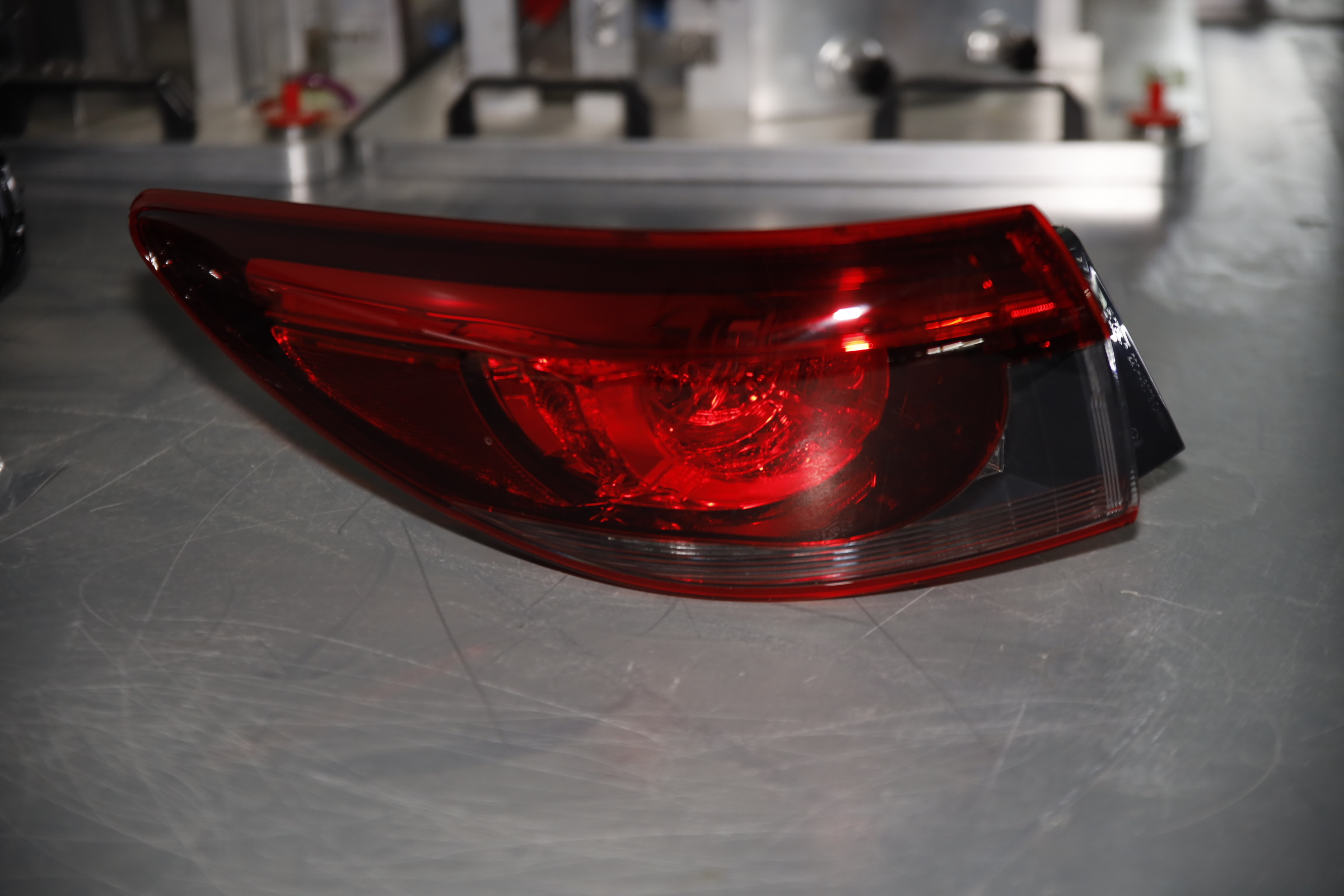 J71FL后灯A（一汽马自达-阿特兹）