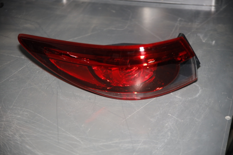 J71R后灯A（一汽马自达-阿特兹）